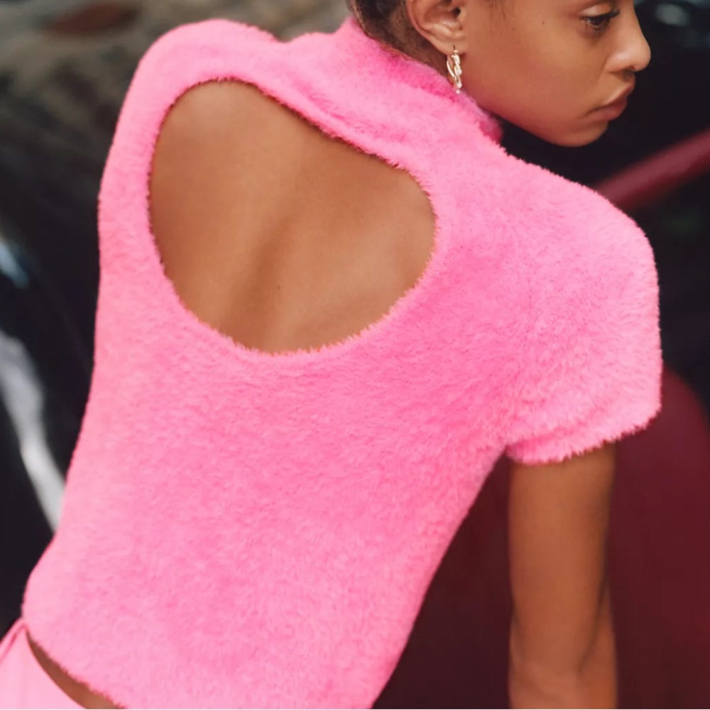 Maeve pink Eyelash Mock-Neck Sweater Tee
NWT. Size large.